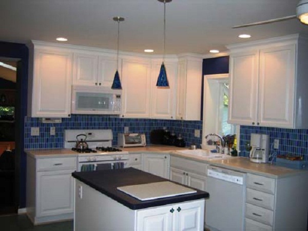 Blue and white kitchen