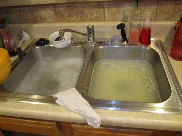 clogged kitchen sink 1