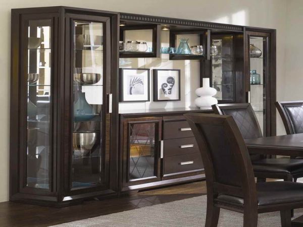 Arranging a china cabinet 5