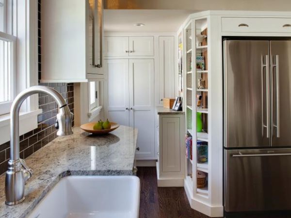Maximize space in a small kitchen  (1)