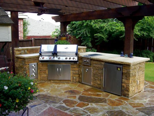 designing-an-outdoor-kitchen-1